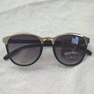 Chic Gold and Black Sunglasses